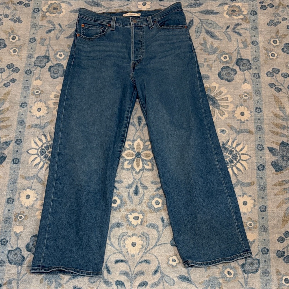 Levi’s Ribcage Straight Jean